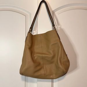 COACH | Vintage beige leather Edie shoulder bag